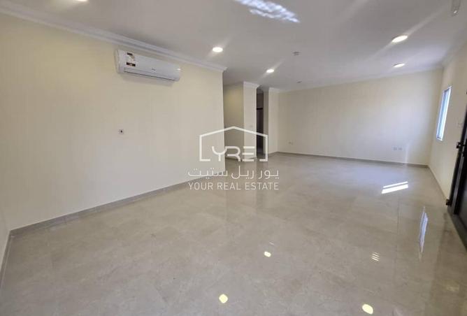 1004967 - Property Image 2