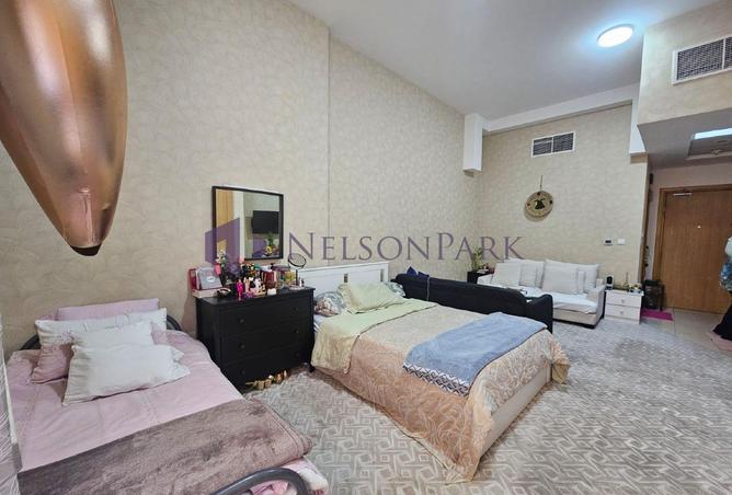 952462 - Property Image 2