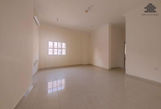 988009 - Property Main Image