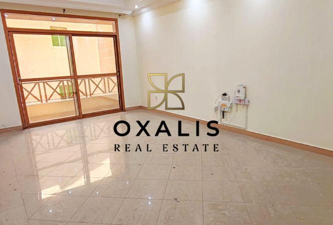 942121 - Property Image 2