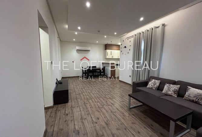 988409 - Property Main Image