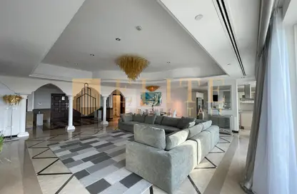 Penthouse - 4 Bedrooms - 6 Bathrooms for rent in Viva West - Viva Bahriyah - The Pearl Island - Doha
