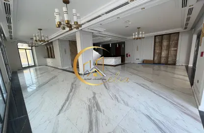 Shop - Studio - 1 Bathroom for rent in Al Zubair Bakkar Street - Al Sadd - Doha