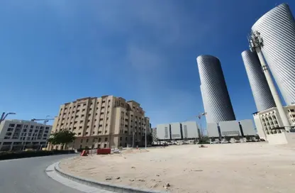 Apartment - 3 Bedrooms - 3 Bathrooms for rent in Jawharat Lusail - Marina District - Lusail