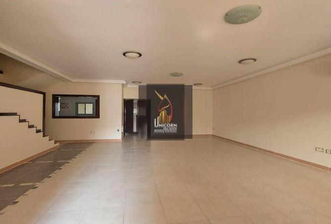 974805 - Property Image 2