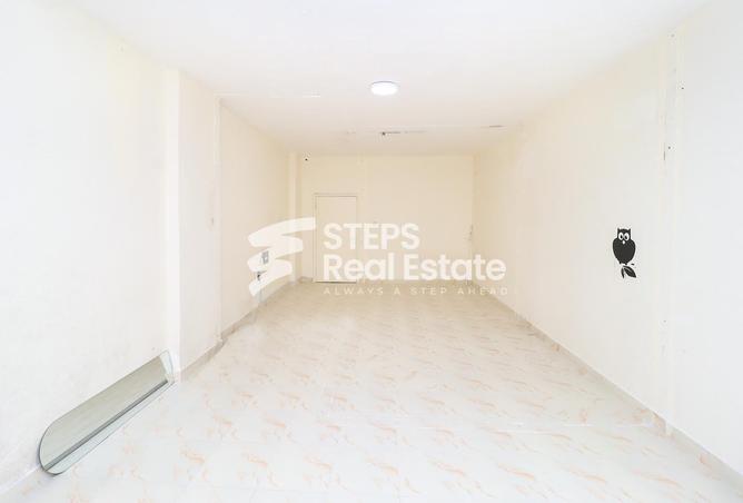 Apartment - 3 Bedrooms - 2 Bathrooms for rent in Al Sadd Road - Al Sadd - Doha