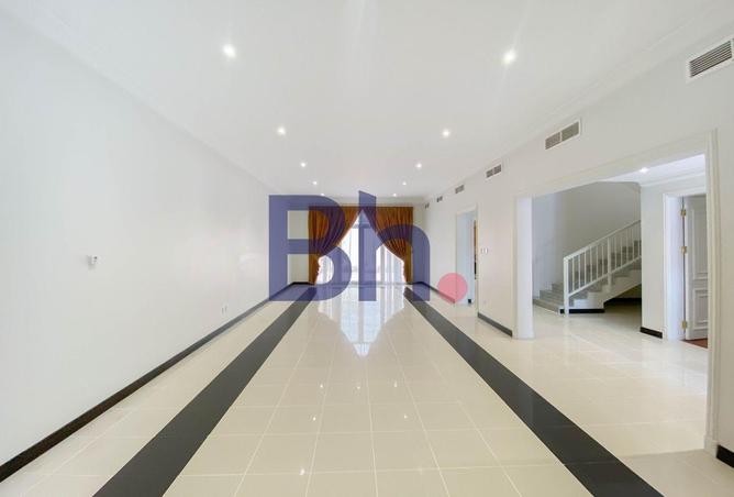 987057 - Property Image 2