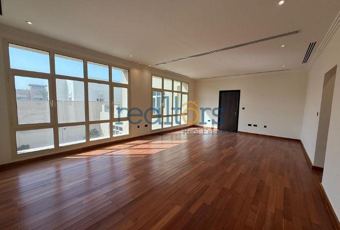 943334 - Property Image 2