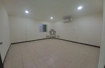 شقة - 2 غرف نوم - 2 حمامات للايجار في شارع ثابت بن زايد - المنصورة - الدوحة