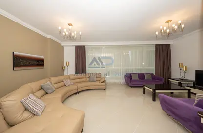 Apartment - 2 Bedrooms - 2 Bathrooms for rent in West Bay Tower - West Bay - West Bay - Doha
