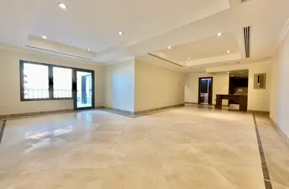 Apartment - 2 Bedrooms - 3 Bathrooms for rent in East Porto Drive - Porto Arabia - The Pearl Island - Doha