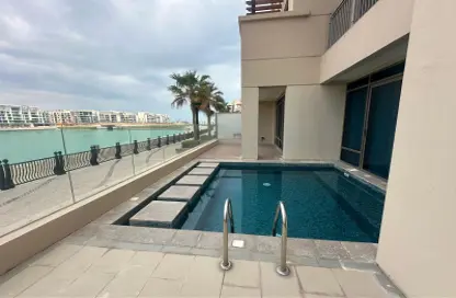 Villa - 5 Bedrooms - 7 Bathrooms for rent in Abraj Bay - Abraj Quartiers - The Pearl Island - Doha