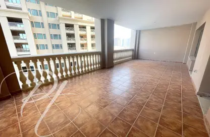 Apartment - 1 Bedroom - 2 Bathrooms for rent in Tower 18 - Porto Arabia - The Pearl Island - Doha