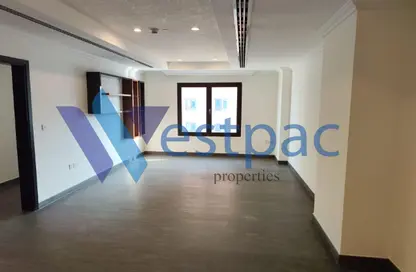 Apartment - 1 Bedroom - 2 Bathrooms for rent in East Porto Drive - Porto Arabia - The Pearl Island - Doha Apartment - 1 Bedroom - 2 Bathrooms for rent in East Porto Drive - Porto Arabia - The Pearl Island - Doha