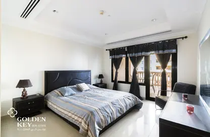صورة لـ غرفة- غرفة النوم شقة - 2 غرف نوم - 2 حمامات للايجار في طريق بورتو الشرقي - بورتو أرابيا - جزيرة اللؤلؤة - الدوحة ، صورة رقم 1