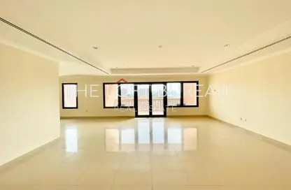 Apartment - 2 Bedrooms - 3 Bathrooms for sale in East Porto Drive - Porto Arabia - The Pearl Island - Doha Apartment - 2 Bedrooms - 3 Bathrooms for sale in East Porto Drive - Porto Arabia - The Pearl Island - Doha