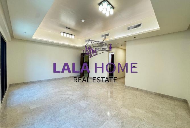 974405 - Property Image 2