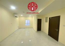 Apartment - 2 bedrooms - 3 bathrooms for rent in Ramada Commercial Building - Al Rawabi Street - Al Muntazah - Doha