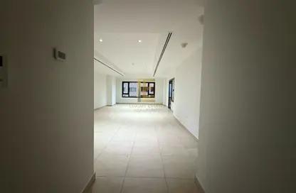 Apartment - 2 Bedrooms - 2 Bathrooms for rent in East Porto Drive - Porto Arabia - The Pearl Island - Doha