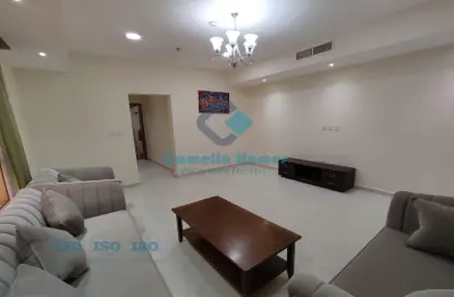 Living Room image for: Apartment - 2 Bedrooms - 2 Bathrooms for rent in Fereej Bin Mahmoud North - Fereej Bin Mahmoud - Doha, Image 1