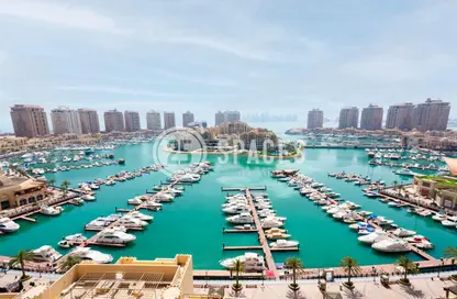 شقة - 2 غرف نوم - 3 حمامات للبيع في طريق بورتو الشرقي - بورتو أرابيا - جزيرة اللؤلؤة - الدوحة