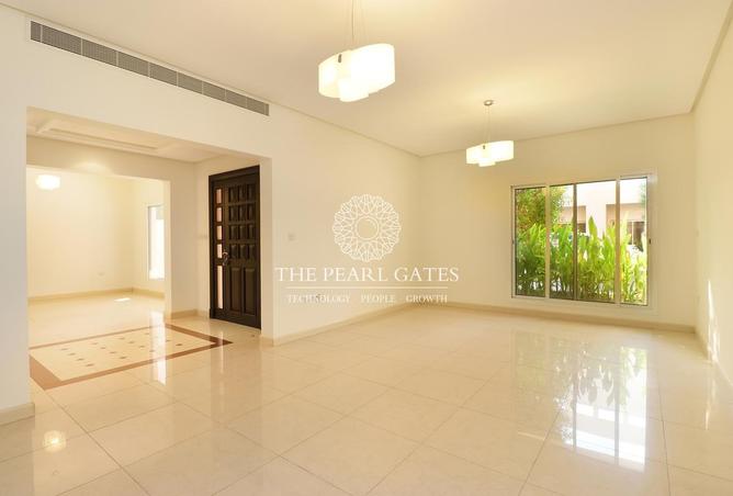 969311 - Property Image 2