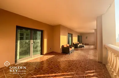 Apartment - 2 Bedrooms - 3 Bathrooms for rent in West Porto Drive - Porto Arabia - The Pearl Island - Doha