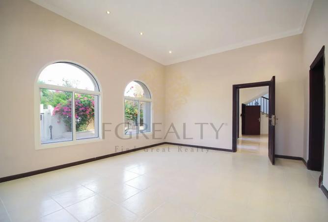 963311 - Property Image 3