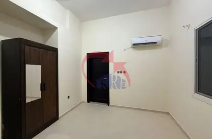 شقة - 3 غرف نوم - 3 حمامات للايجار في شارع ابن الهيثم - فريج عبد العزيز - الدوحة