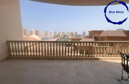 شقة - 2 غرف نوم - 3 حمامات للايجار في طريق بورتو الشرقي - بورتو أرابيا - جزيرة اللؤلؤة - الدوحة