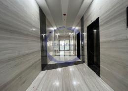 صورةاستقبال / بهو لـ: مساحات مكتبية - 1 حمام للكراء في شارع المنتزه - المنتزه - الدوحة, صورة 1