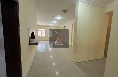 Apartment - 2 Bedrooms - 3 Bathrooms for rent in Street 871 - Al Duhail South - Al Duhail - Doha