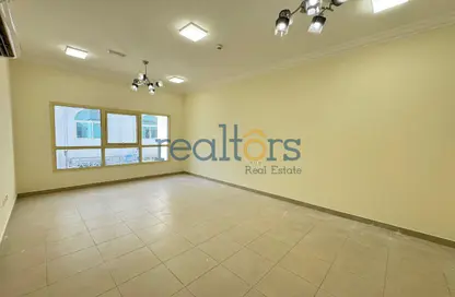 Apartment - 2 Bedrooms - 3 Bathrooms for rent in Al Sadd Road - Al Sadd - Doha