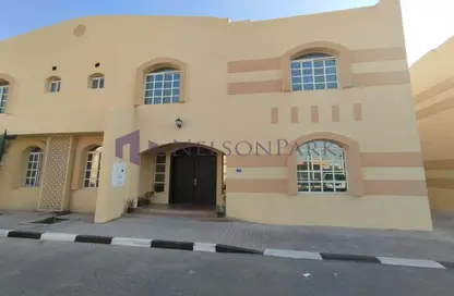 مجمع سكني - 6 غرف نوم - 5 حمامات للايجار في بوابة عين خالد - عين خالد - الدوحة