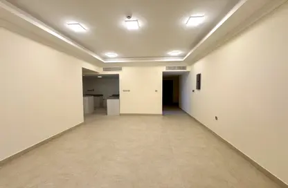 Apartment - 2 Bedrooms - 3 Bathrooms for rent in Thabit Bin Zaid Street - Al Mansoura - Doha