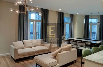 Apartment - 2 Bedrooms - 3 Bathrooms for rent in Floresta Gardens - The Pearl Island - Doha