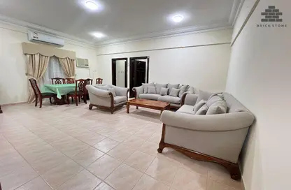 Apartment - 2 Bedrooms - 3 Bathrooms for rent in Umm Ghwailina Comm - Umm Ghuwalina - Umm Ghuwailina - Doha