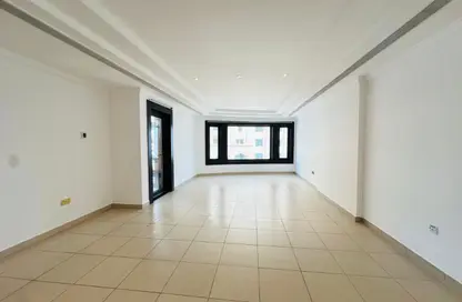 Apartment - 1 Bedroom - 2 Bathrooms for rent in Tower 24 - Porto Arabia - The Pearl Island - Doha