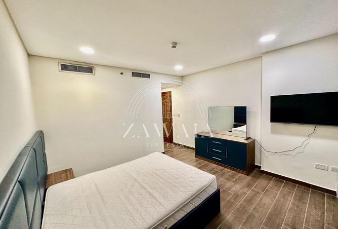 954856 - Property Image 2