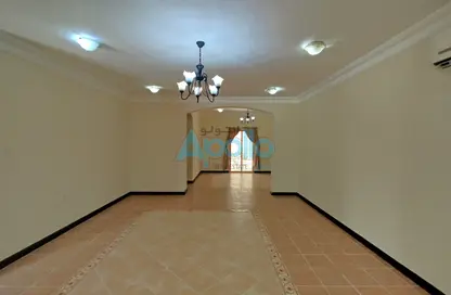 فيلا - 3 غرف نوم - 3 حمامات للايجار في الثمامة - الثمامة - الدوحة