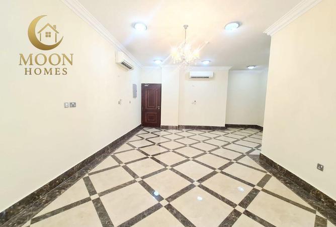 987669 - Property Image 2