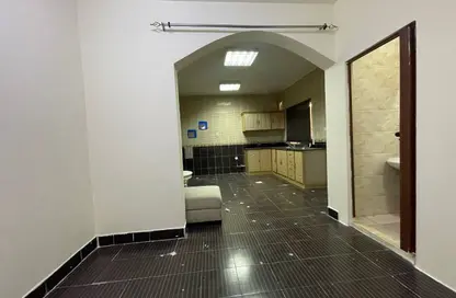 Apartment - Studio - 1 Bathroom for rent in Mamoura 18 - Al Maamoura - Doha