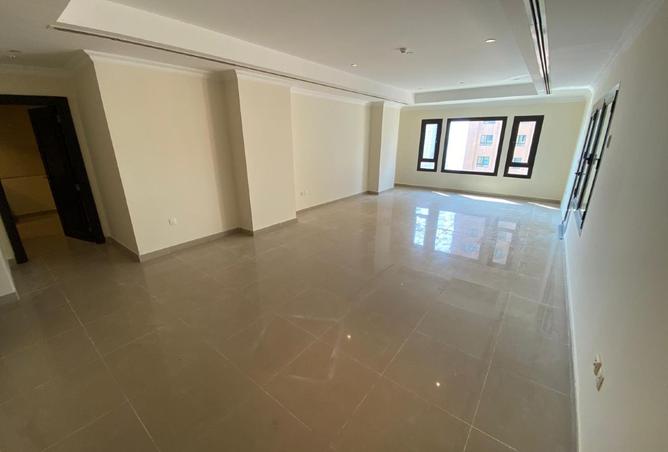 951255 - Property Image 2