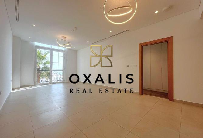 983293 - Property Image 2