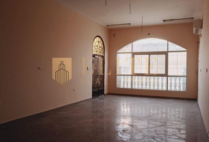 965888 - Property Image 3