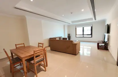 Apartment - 1 Bedroom - 2 Bathrooms for rent in Tower 28 - Porto Arabia - The Pearl Island - Doha