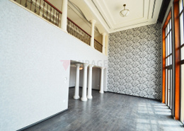 Stunning triplex townhouse with Marina Views