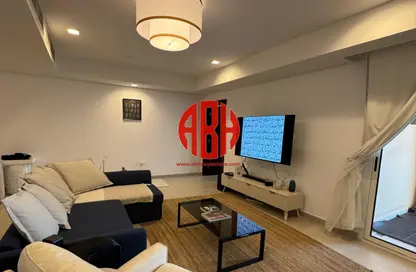 Apartment - 1 Bedroom - 2 Bathrooms for rent in Viva West - Viva Bahriyah - The Pearl Island - Doha