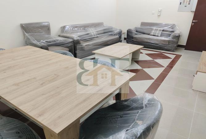 987616 - Property Image 2