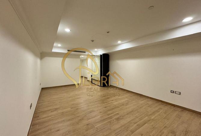 988676 - Property Image 2